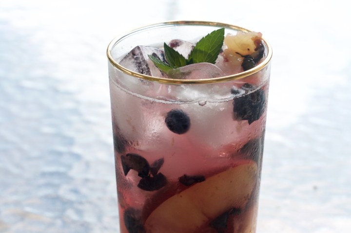 Blueberry Peach Collins